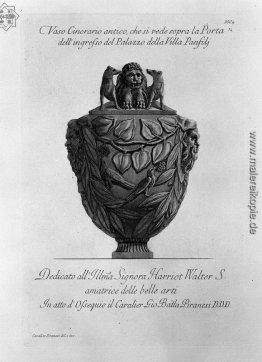 Aschen Vase Sie über die Eingangstür der Palast der Villa Panphi