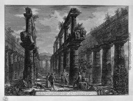 Reste von Säulen, aus denen die Seiten Terrassen des Tempels in