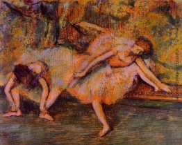 Zwei Tänzerinnen auf einer Bank