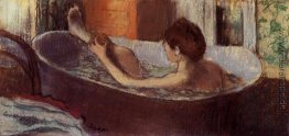 Frau in einem Bad Waschungen Her Leg