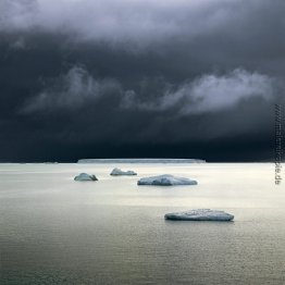 Fünf Eisberge (Wedell Meer, Antarktis)