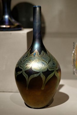 Flaschenförmige Vase mit pfauenblau Glanz